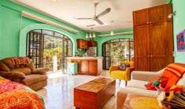 El Remance 12 B - Cute studio on the corner with wrap around terrace