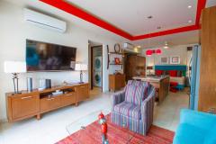 V177 402 Studio Lovers Nest