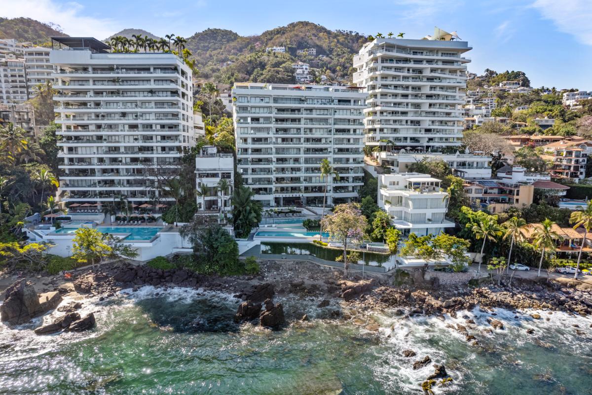 A closer look at Penthouse Villa In Tropical Location