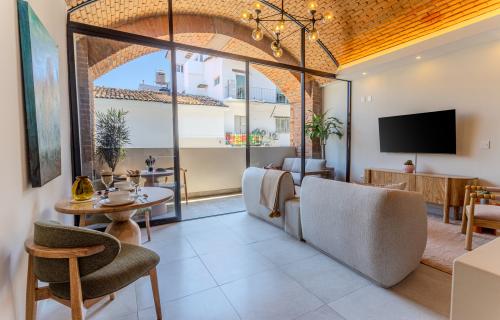 Bliss 450 - Unit 1-3 - Casa Boveda